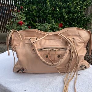 Balenciaga pink city 🌸💗💕